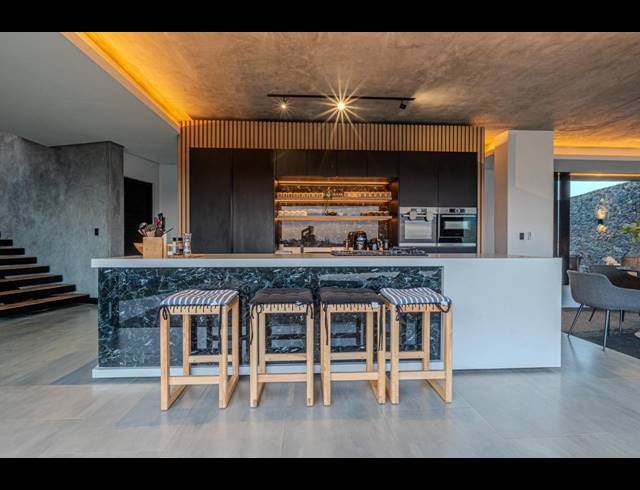 5 BEDROOM HOUSE FOR SALE IN ZULULAMI LUXURY COASTAL ESTATE